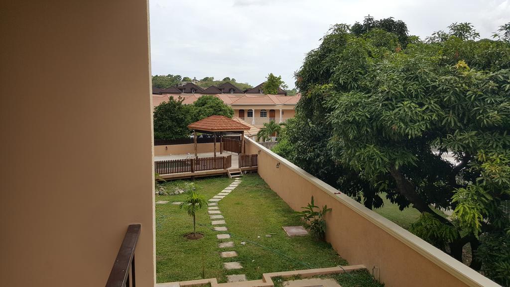 Apt 12, Executive Suites Ja - Palms Enfield Exterior photo