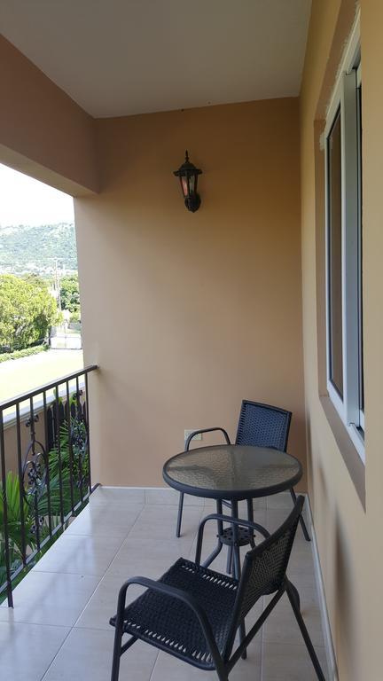 Apt 12, Executive Suites Ja - Palms Enfield Exterior photo