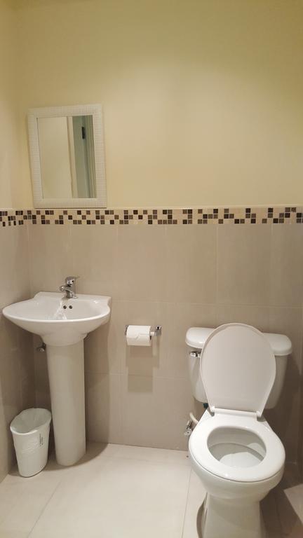 Apt 12, Executive Suites Ja - Palms Enfield Exterior photo