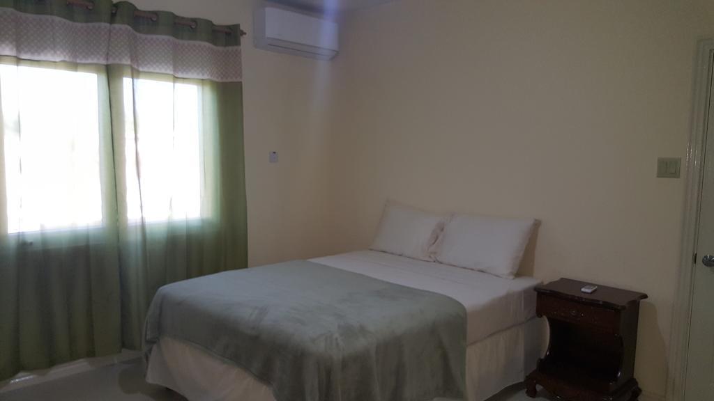 Apt 12, Executive Suites Ja - Palms Enfield Exterior photo