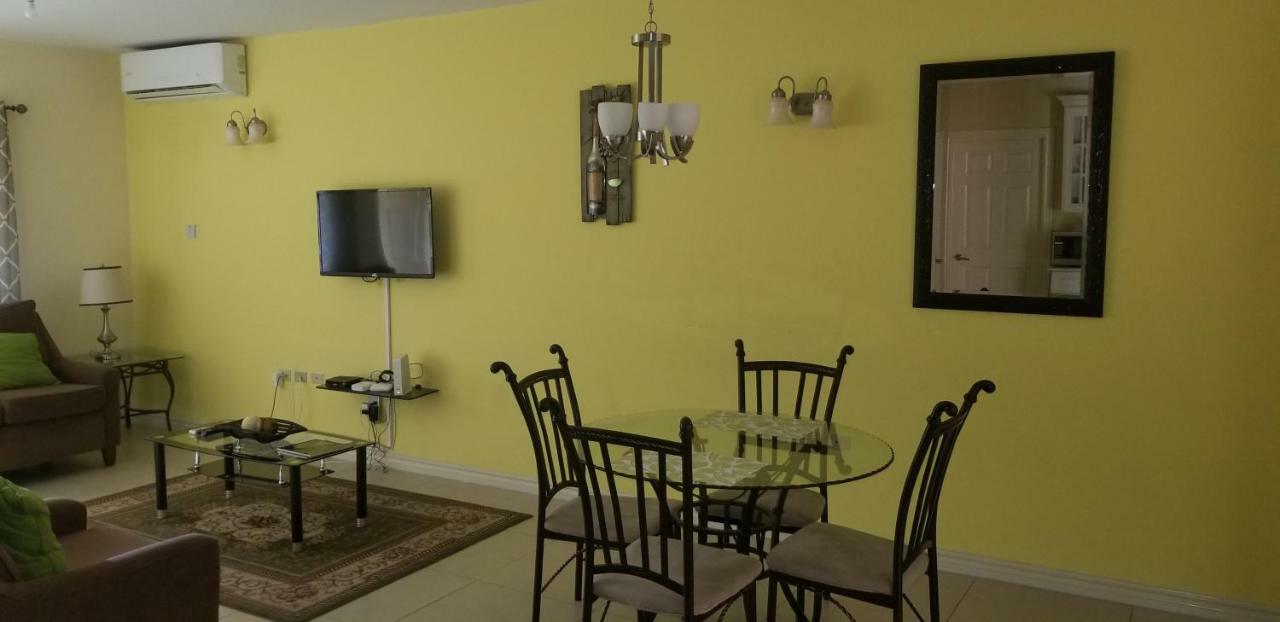 Apt 12, Executive Suites Ja - Palms Enfield Exterior photo